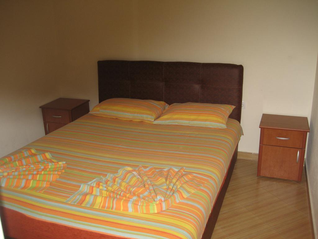 Guest House Vila Mimoza Ulcinj Ngoại thất bức ảnh